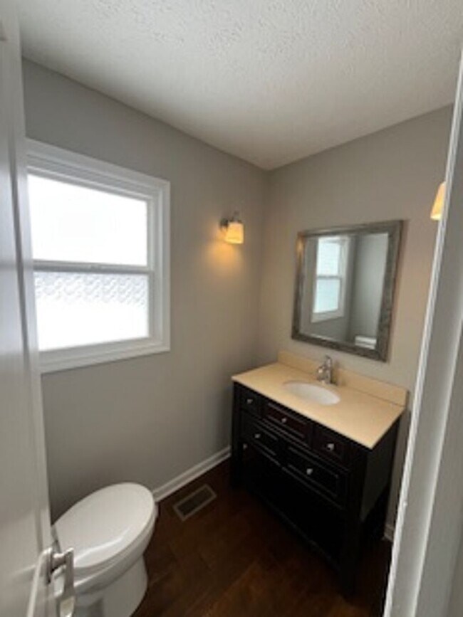 Building Photo - Sycamore Knolls: Comfort, Space & Convenience on Bloomington's East Side