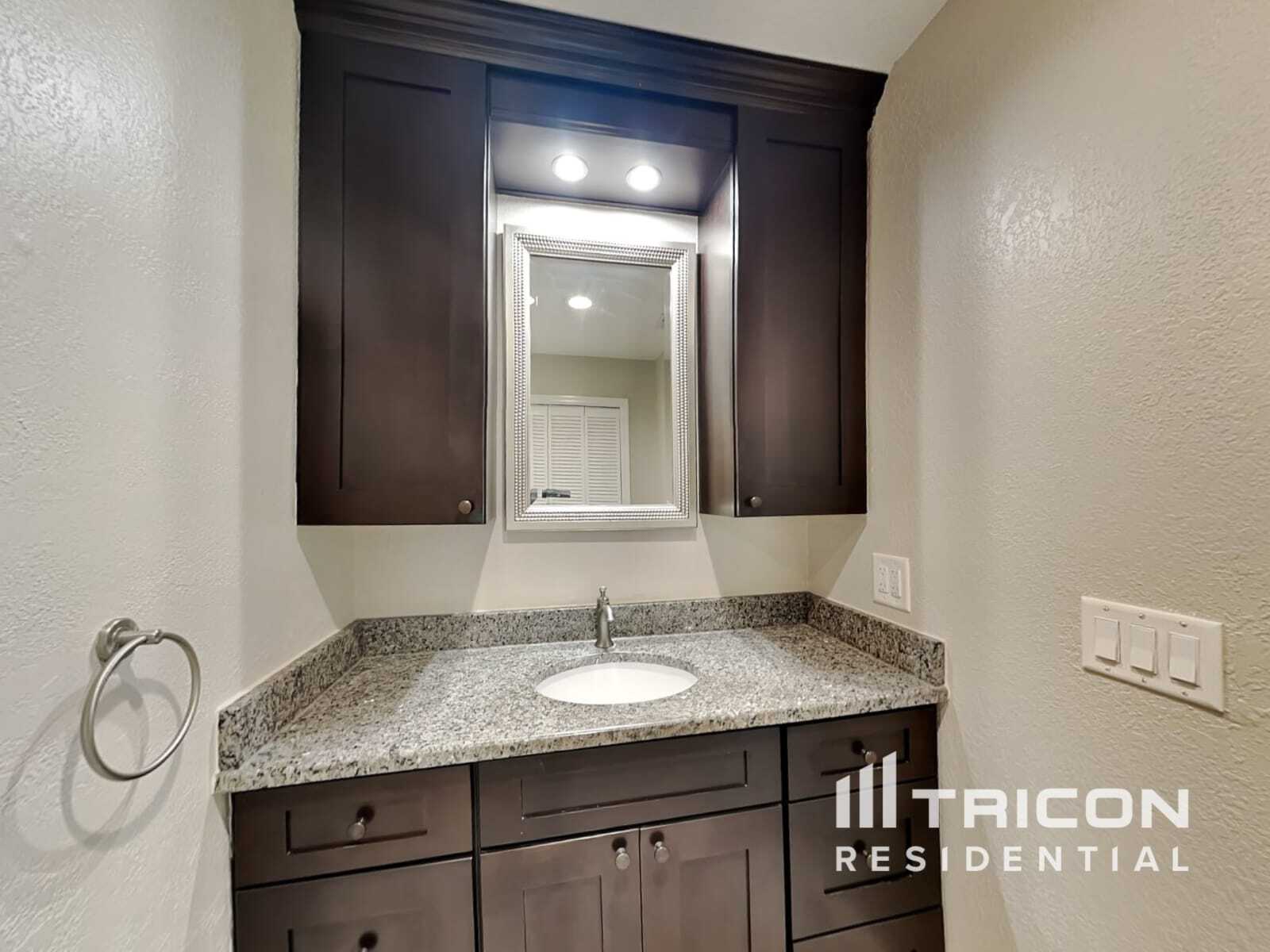 Building Photo - 4005 Cypress Landing S