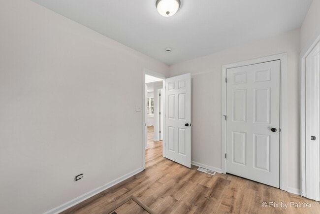 Building Photo - 1019 Maple St