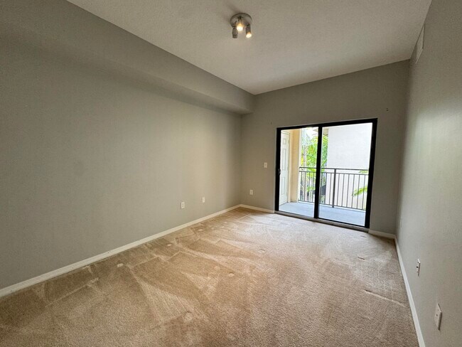 Building Photo - 4907 Midtown Ln