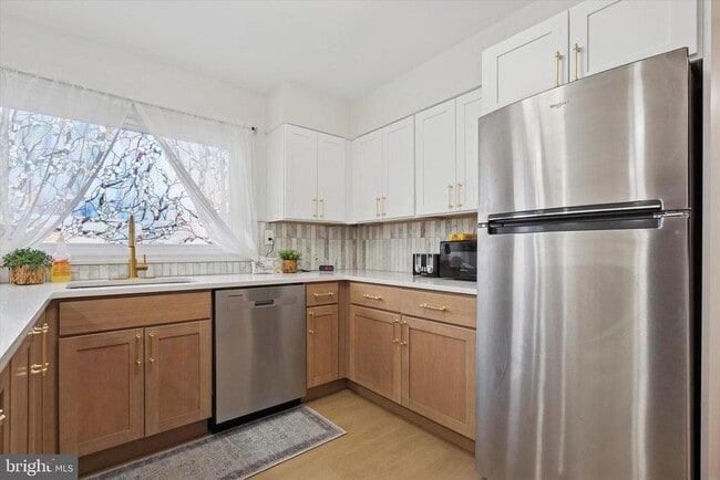 Building Photo - 127 Toledo Ln