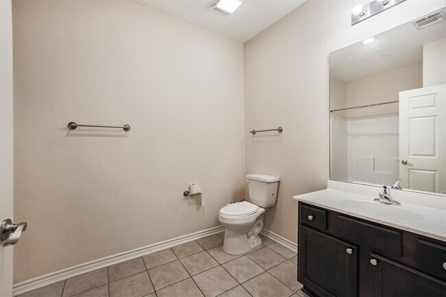 Building Photo - 10310 Chesterfield Dr