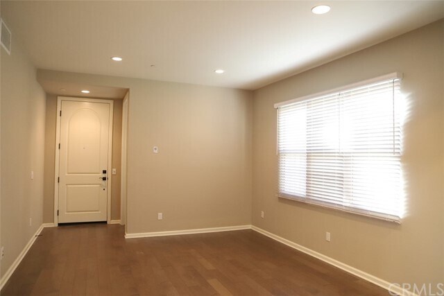 Building Photo - 112 Firefly