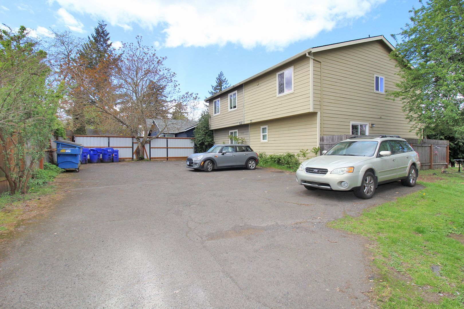 Building Photo - 7630 SE Woodstock Blvd