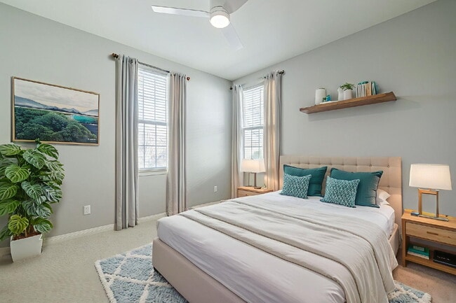 Building Photo - Refined Living in the Heart of Valencia