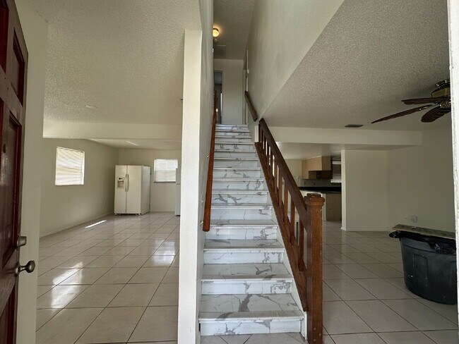 Building Photo - 4416 Englewood Rd