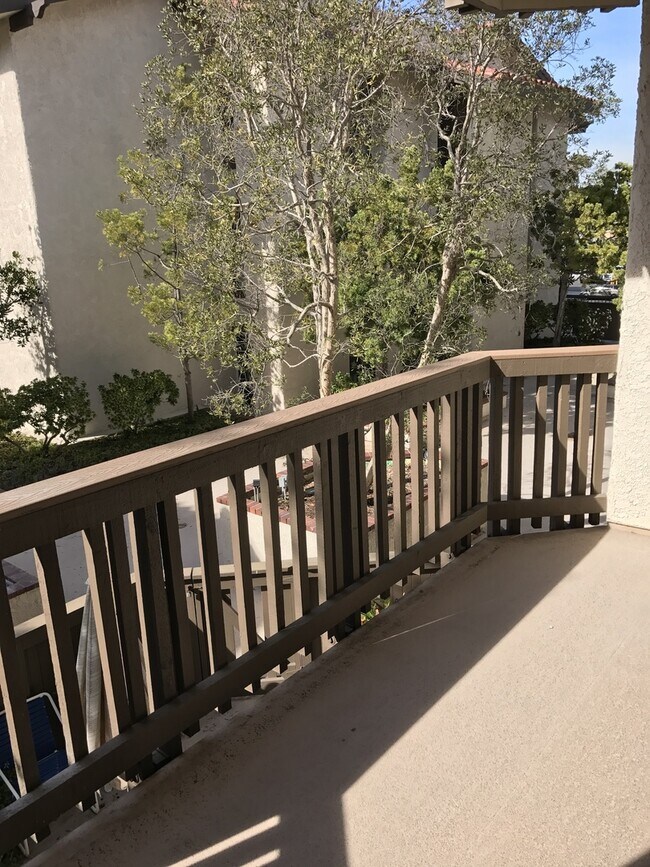 Building Photo - 2BD Condo in Silicon Beach Area Available ...
