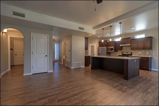 Building Photo - 2166 Enchanted Crst Dr