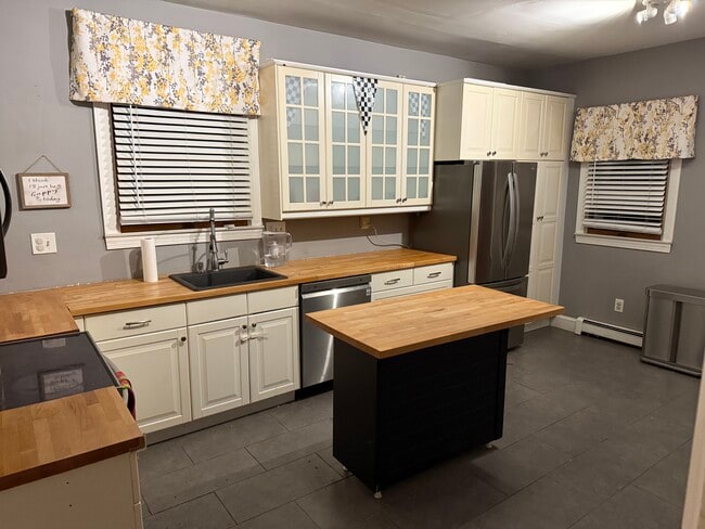 Building Photo - 34 N Highland Ave