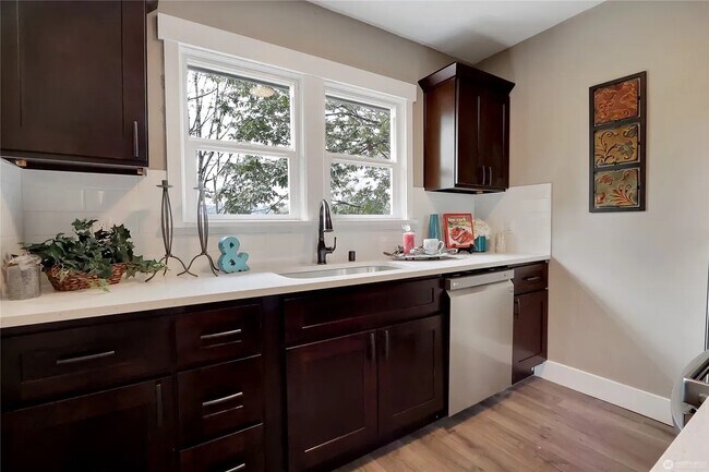 Upper Kitchen - 3819 21st Ave SW