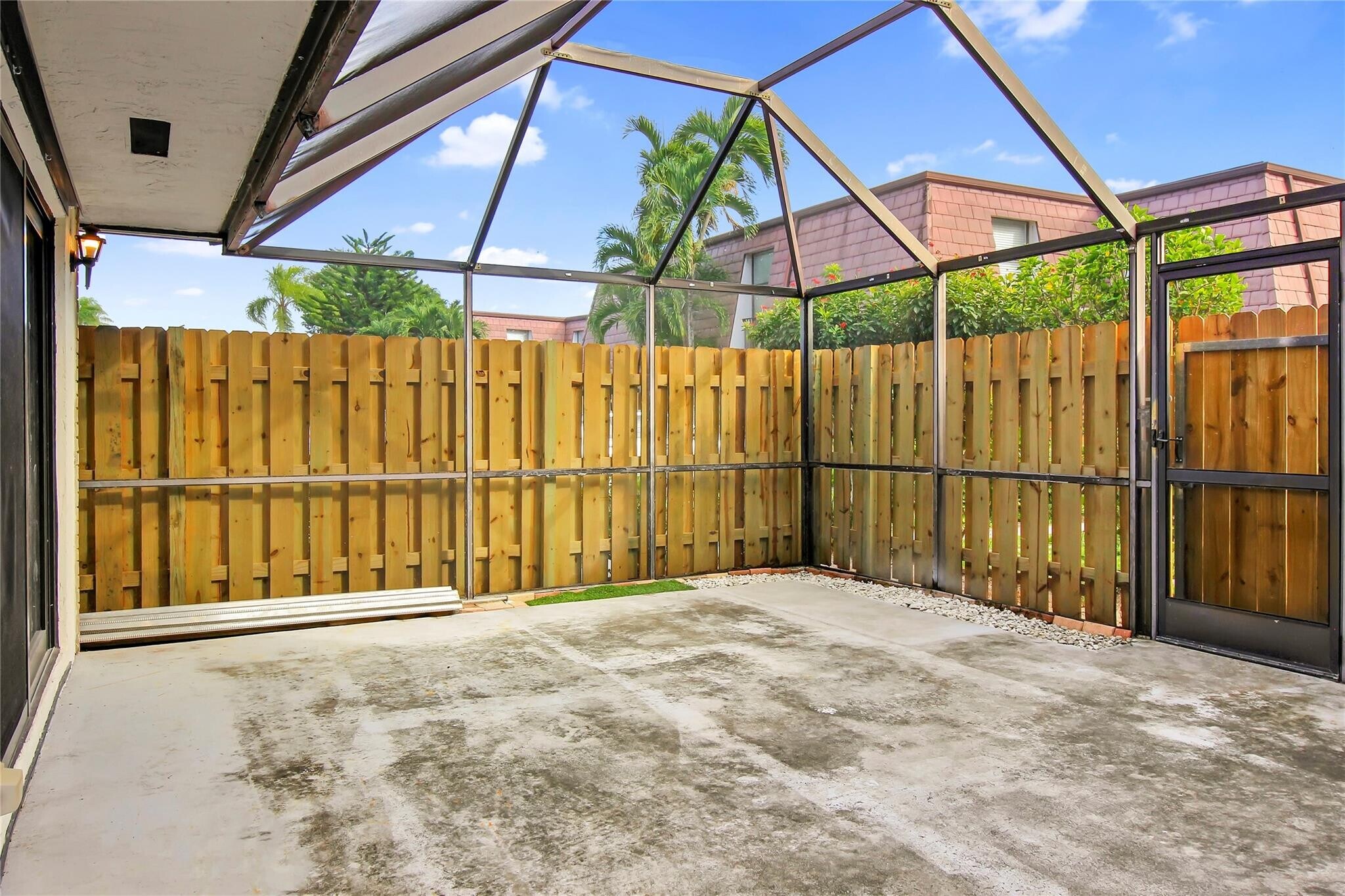 Building Photo - 7801 Courtyard Run W