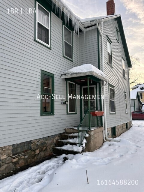 Building Photo - 205 Valley Ave NW