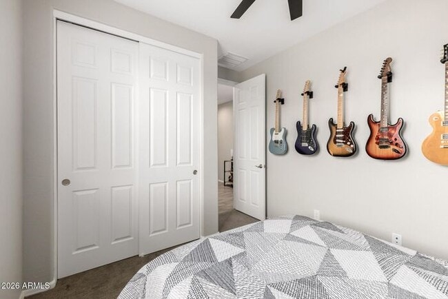 Building Photo - Massive RV Garage plus fantastic floorplan in Casa Vista