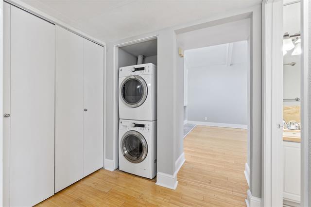 Building Photo - 5928 Sandhurst Ln