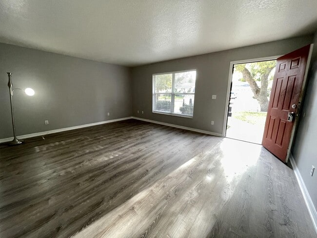 Building Photo - 2275 Granada Dr
