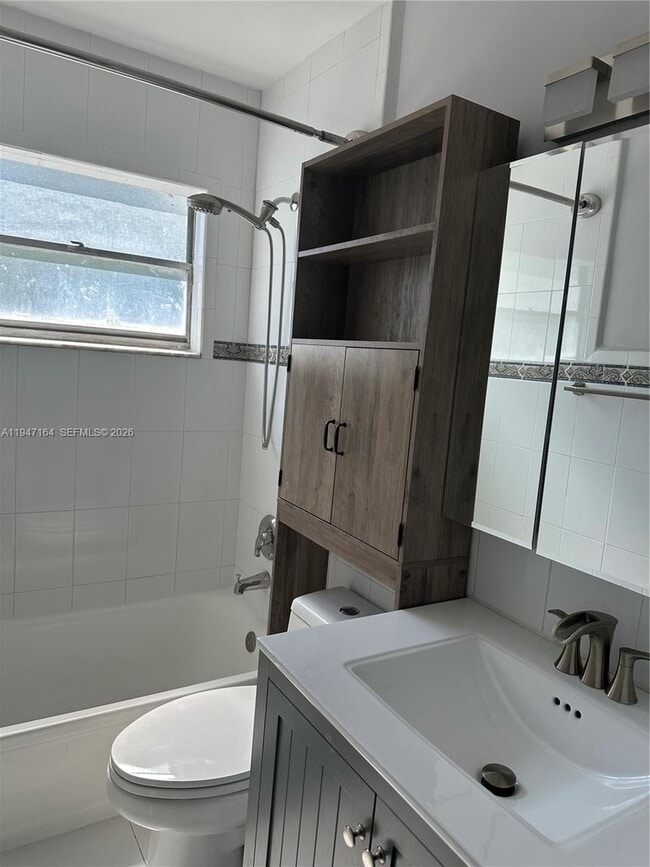 Building Photo - 323 Washington Ave