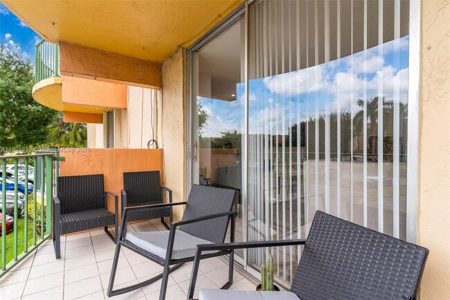Building Photo - 9310 Fontainebleau Blvd