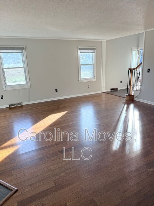 Building Photo - 121 Chipwood Ln