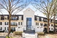 Building Photo - 1202 Pine Heights Dr NE