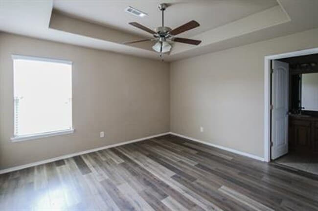 Building Photo - Beautiful East Fayetteville 3 bedroom/2 ba...