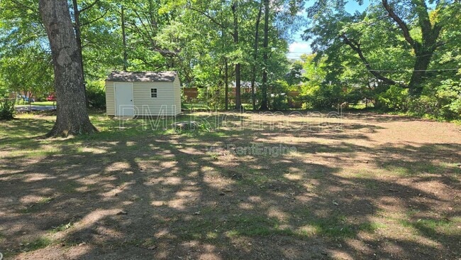 Building Photo - 924 Pierpont Rd
