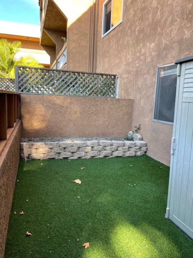 Building Photo - 6600 Warner Ave