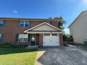 Building Photo - Clean 4/3.5 Townhouse in Armuchee- $1,995