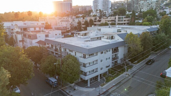 Building Photo - Fully remodeled 2BR/2BA Condo in prime West Hollywood!