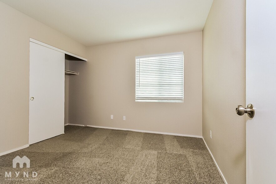 Building Photo - 4631 Victoria Garden Ave