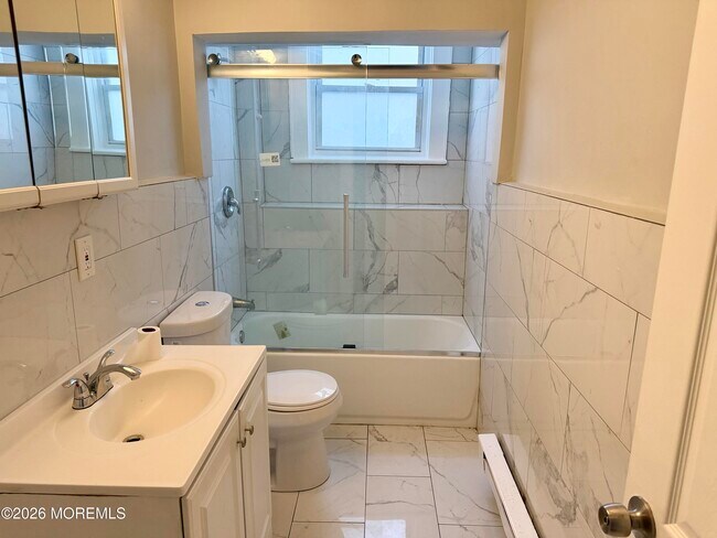 Building Photo - 37 2nd Ave