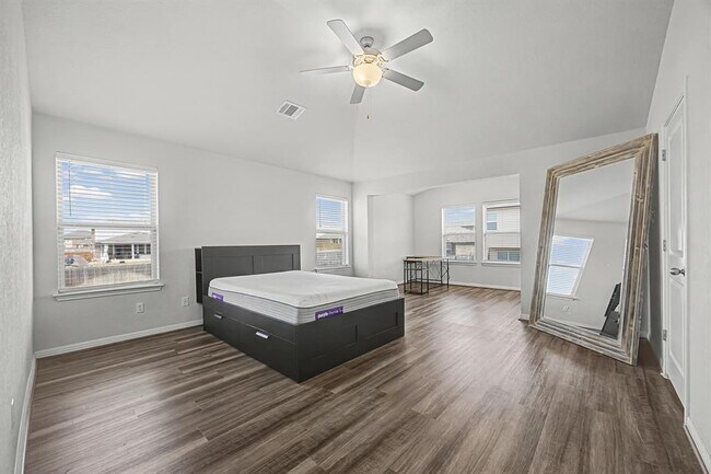 Building Photo - 5404 Bellissima Way