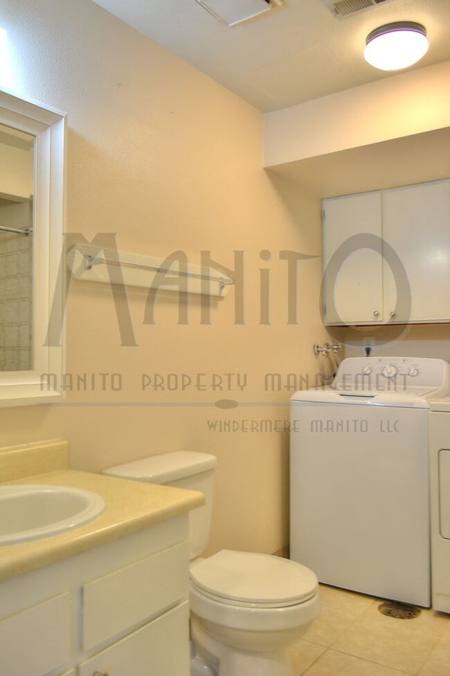 Building Photo - **COMING SOON** Clean & Spacious Spokane Valley Duplex