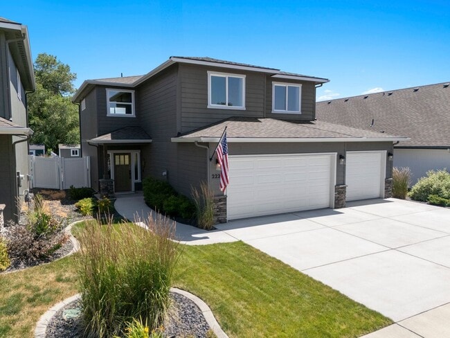 Building Photo - Spokane Valley Two-story - Available Now!