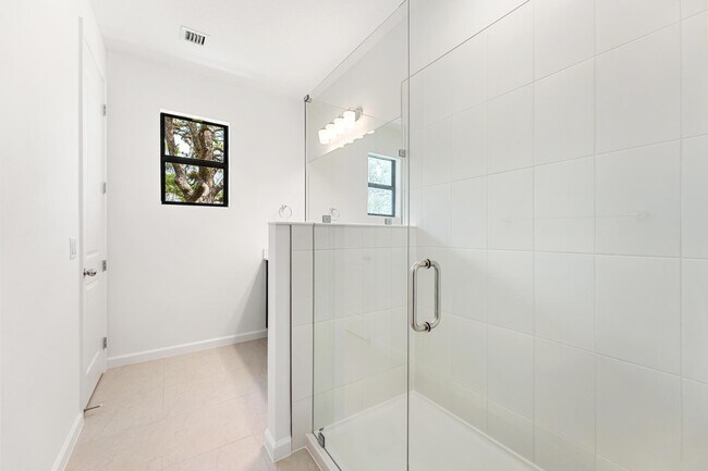 Building Photo - 4315 Efendi Dr