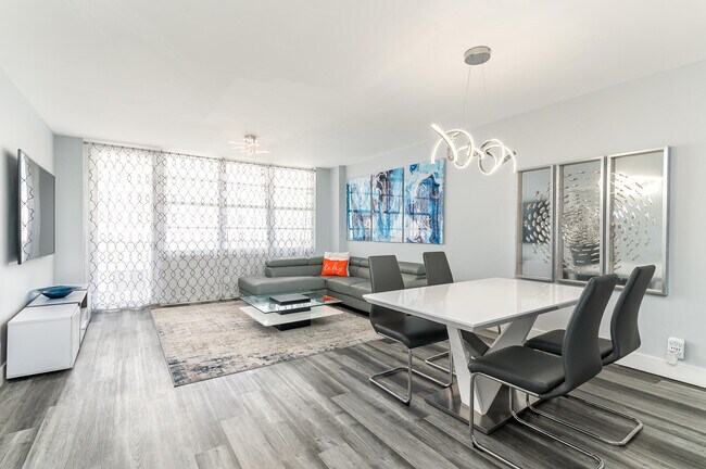 Building Photo - 3725 S Ocean Dr
