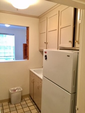 Building Photo - 37 Beacon St