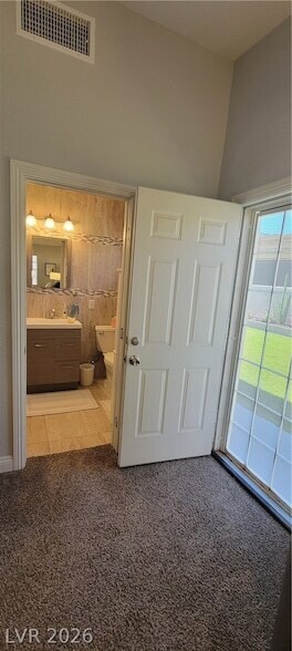 Building Photo - 3327 Seminole Cir