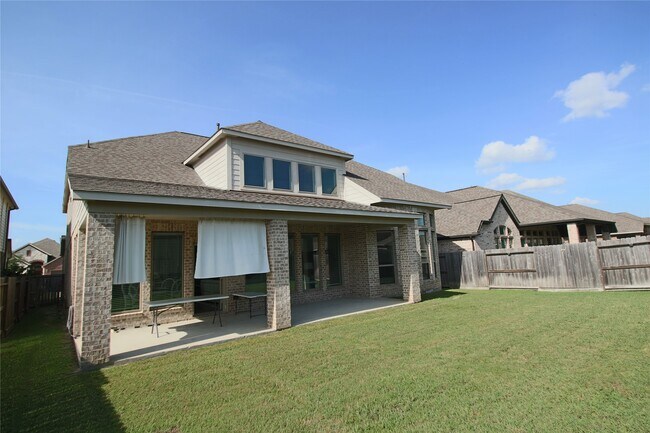 Building Photo - 24727 Tanoureen Dr