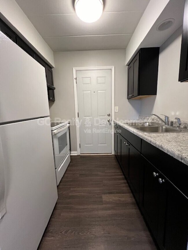 Building Photo - 342 Wilson Ave