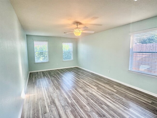 Building Photo - 1205 Quarterhorse Dr