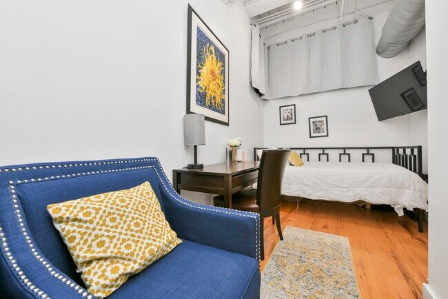 Building Photo - 112 Beach St