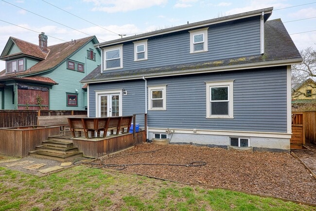 Building Photo - URBAN UPDATED 4 Bedroom/3 Bath CRAFTSMAN S...