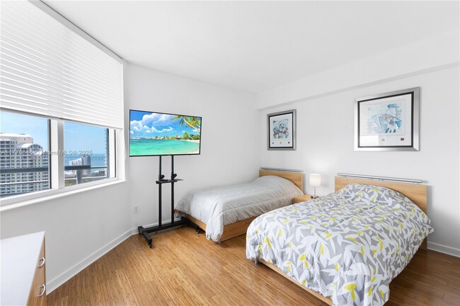 Building Photo - 335 S Biscayne Blvd