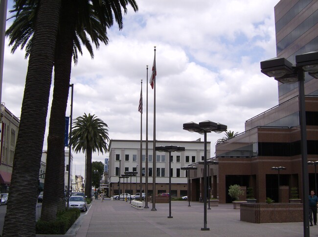 Building Photo - Cal Main Lofts