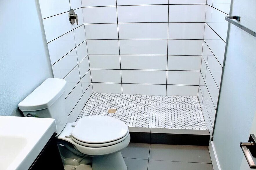 Building Photo - MLK Duplex