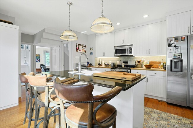 Building Photo - 351 Piermont Ave