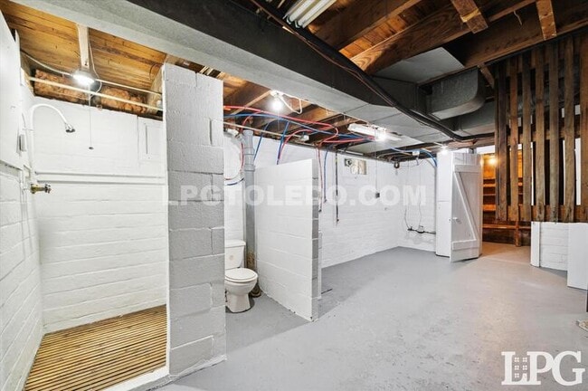 Building Photo - 4217 Asbury Dr