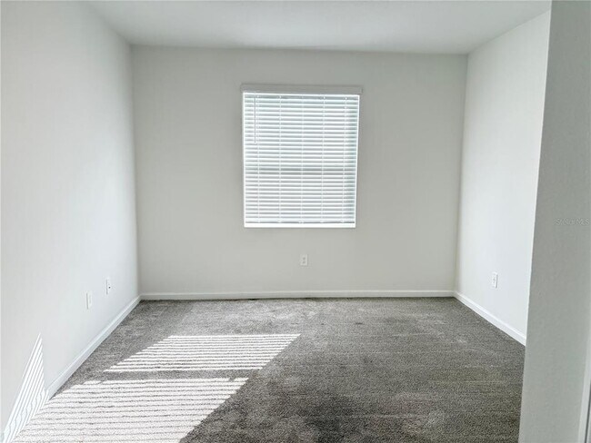 Building Photo - 121 Aces High Ln