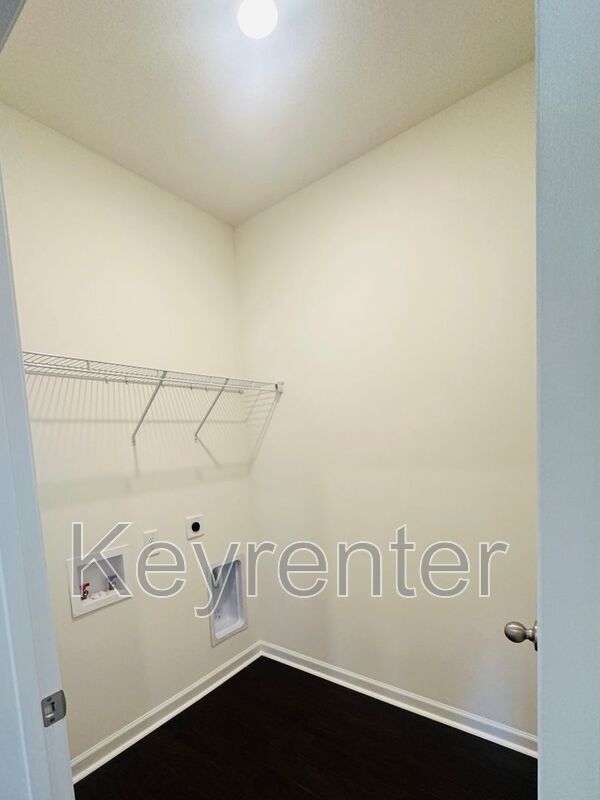 Building Photo - 313 Eclipse Ln