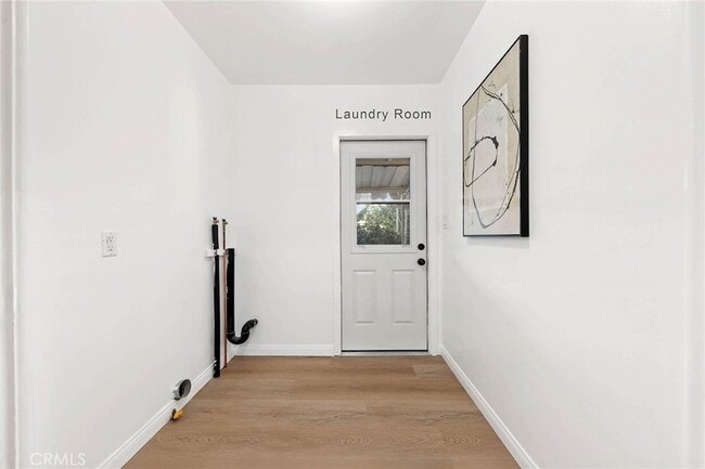 Building Photo - 1505 N Rosewood Ave